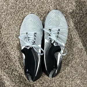 🌭Nike zoom women’s high top shoes. Very great condition worn a couple times